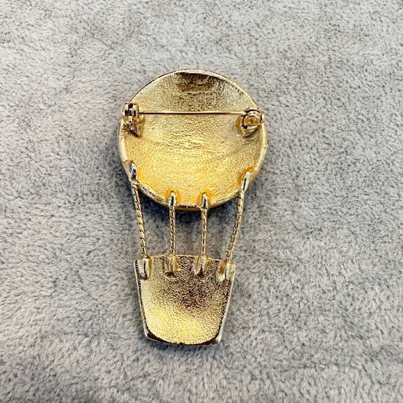 Vintage Gold Tone Colorful Enamel Movable Hot Air Balloon Brooch Pin - Picture 3 of 4